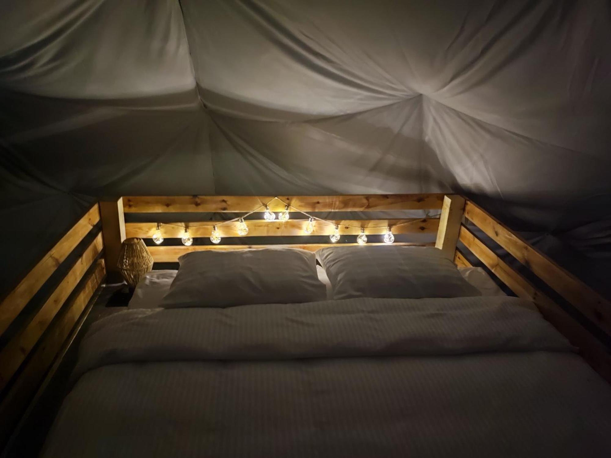Forrest Glamp Hotel Mieroszow Eksteriør billede