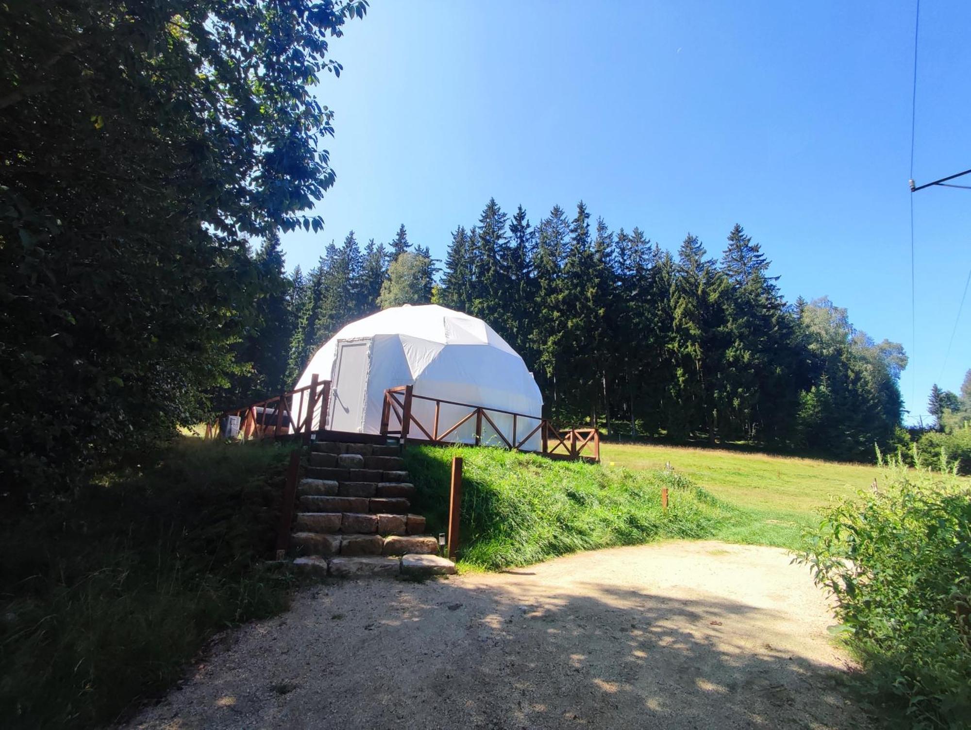 Forrest Glamp Hotel Mieroszow Eksteriør billede